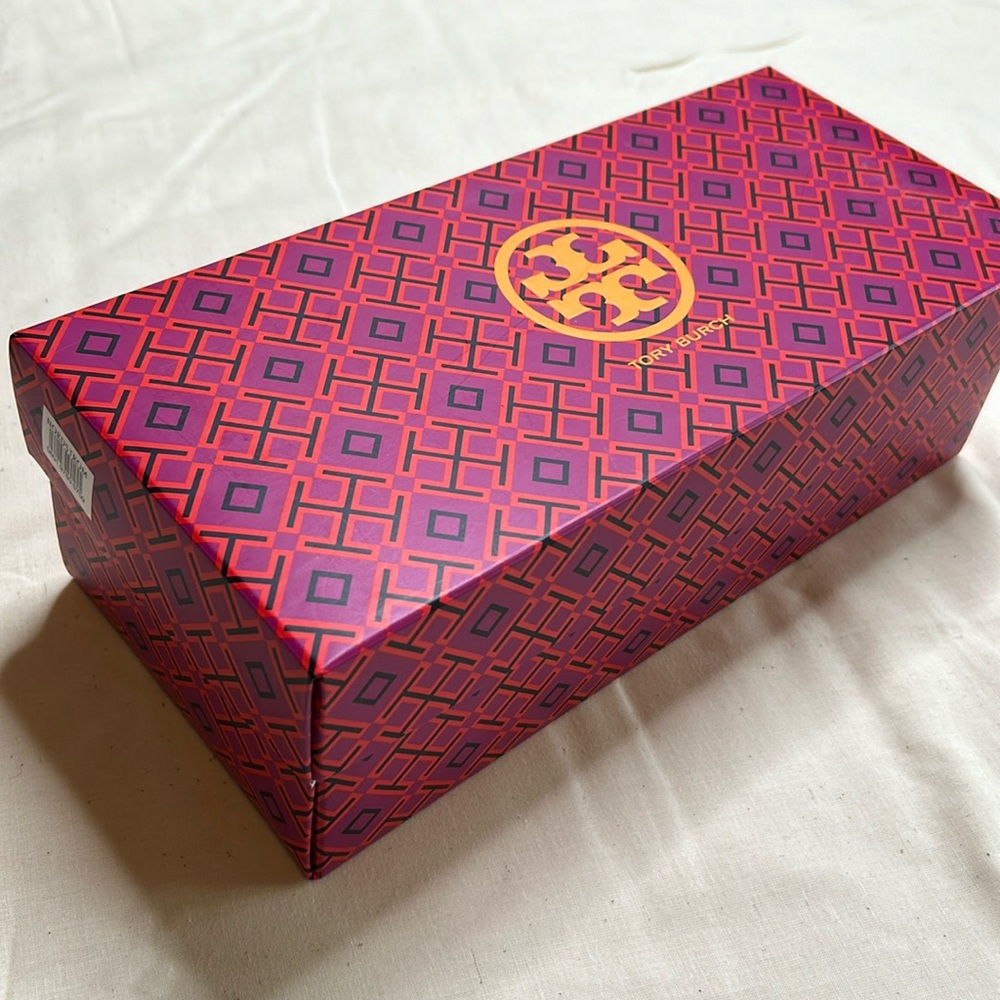Tory Burch empty shoe box w/ branded tissue and stuffing